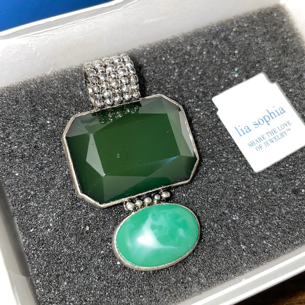 Lia Sophia Beautiful Green Stone Pendant